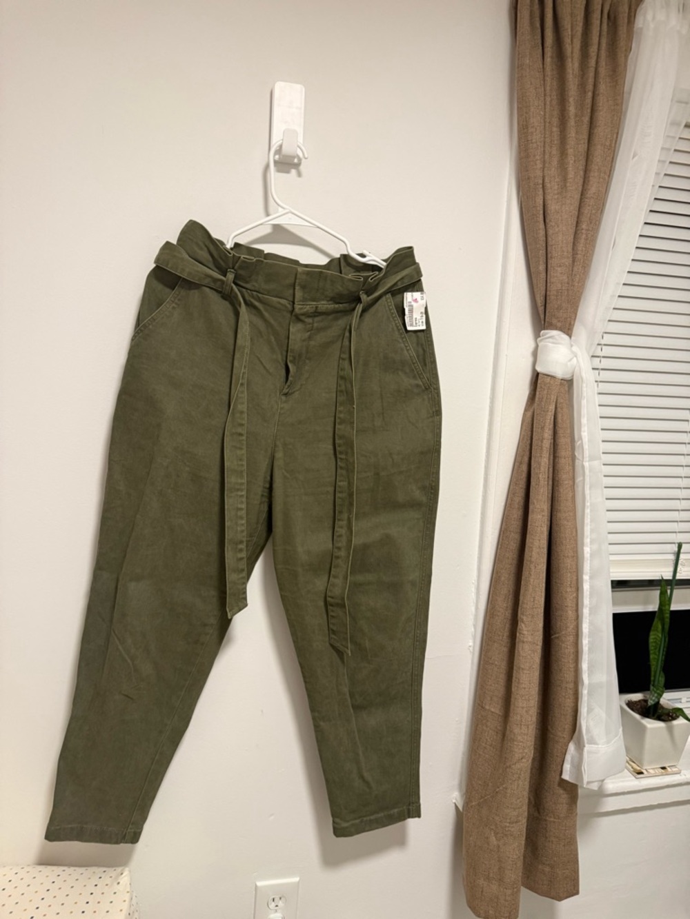 Express High-Waist Paperbag Tapered Pants - Olive Green size 8